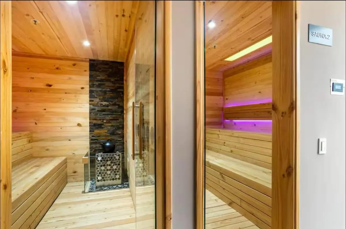 Stylish 1BR apartment with View, Pool & Sauna in Prime Location Bogota