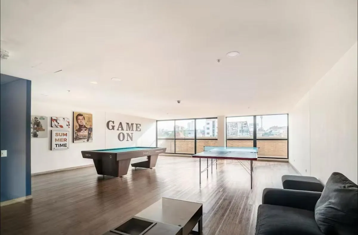 Stylish 1BR apartment with View, Pool & Sauna in Prime Location Bogota