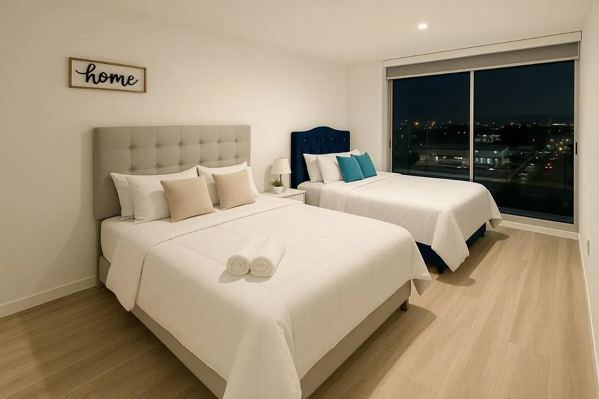 Stylish 1BR apartment with View, Pool & Sauna in Prime Location Bogota